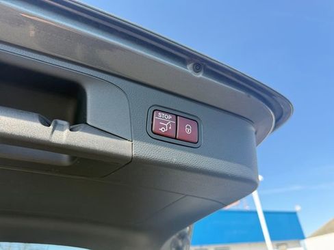 Used 2021 Mercedes-Benz GLC 300 4MATIC image 19