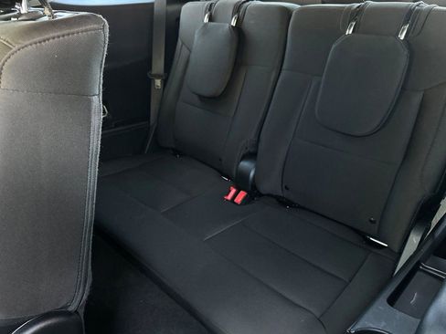 Used 2023 Ford Explorer XLT image 16