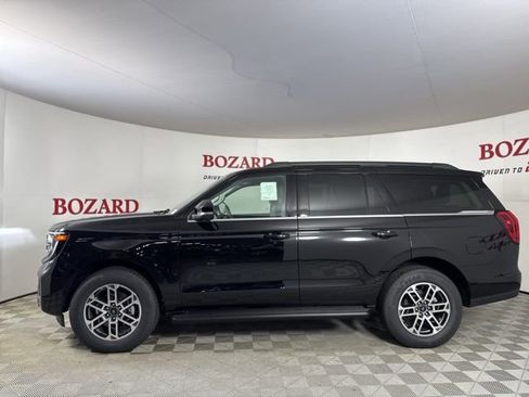 New 2025 Ford Expedition Active image 4