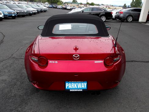 Used 2022 MAZDA MX-5 Miata Grand Touring image 4
