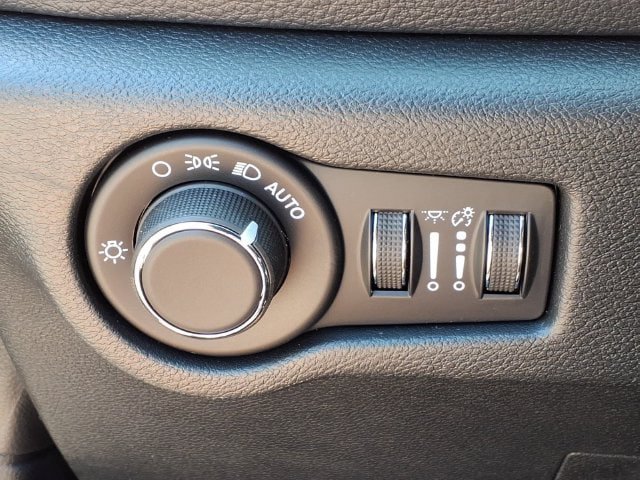 New 2027 Chrysler Pacifica Select FWD image 18
