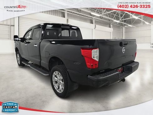 Used 2016 Nissan Titan SV image 3