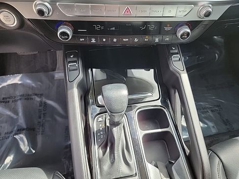 Used 2024 Kia Telluride S image 22