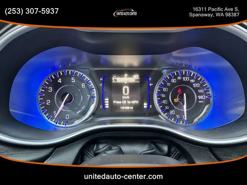 Used 2015 Chrysler 200 Limited image 13