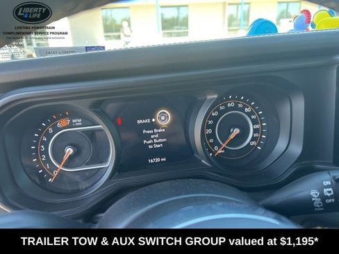 Used 2024 Jeep Wrangler Unlimited Sahara w/ Technology Group AWD/4WD image 7
