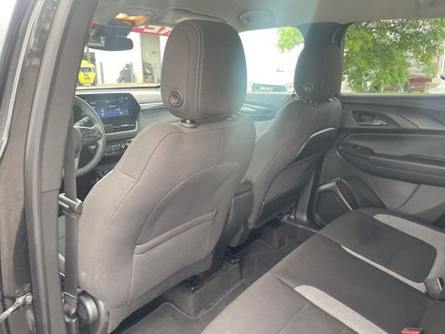 Used 2025 Chevrolet TrailBlazer LT FWD image 23