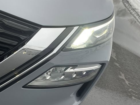 Used 2022 Nissan Rogue SL w/ SL Premium Package image 10