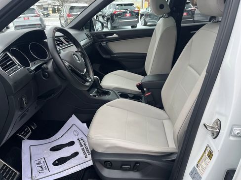 Used 2020 Volkswagen Tiguan SE R-Line image 11
