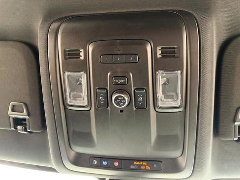 Used 2021 Chevrolet Tahoe LT w/ Luxury Package image 11