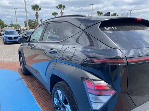 Used 2024 Hyundai Kona SEL image 6