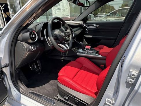 New 2025 Alfa Romeo Giulia AWD image 7