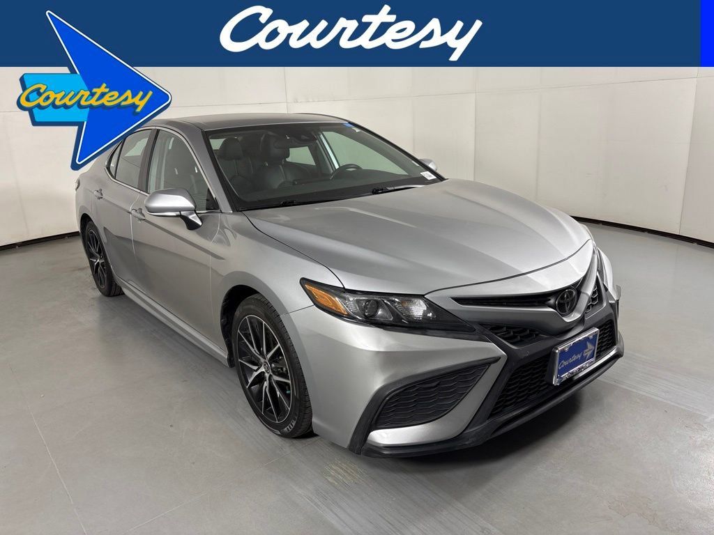 Used 2024 Toyota Camry SE FWD image 1