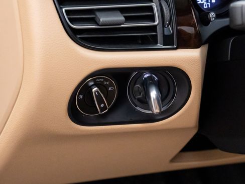 Certified 2025 Porsche Macan image 20