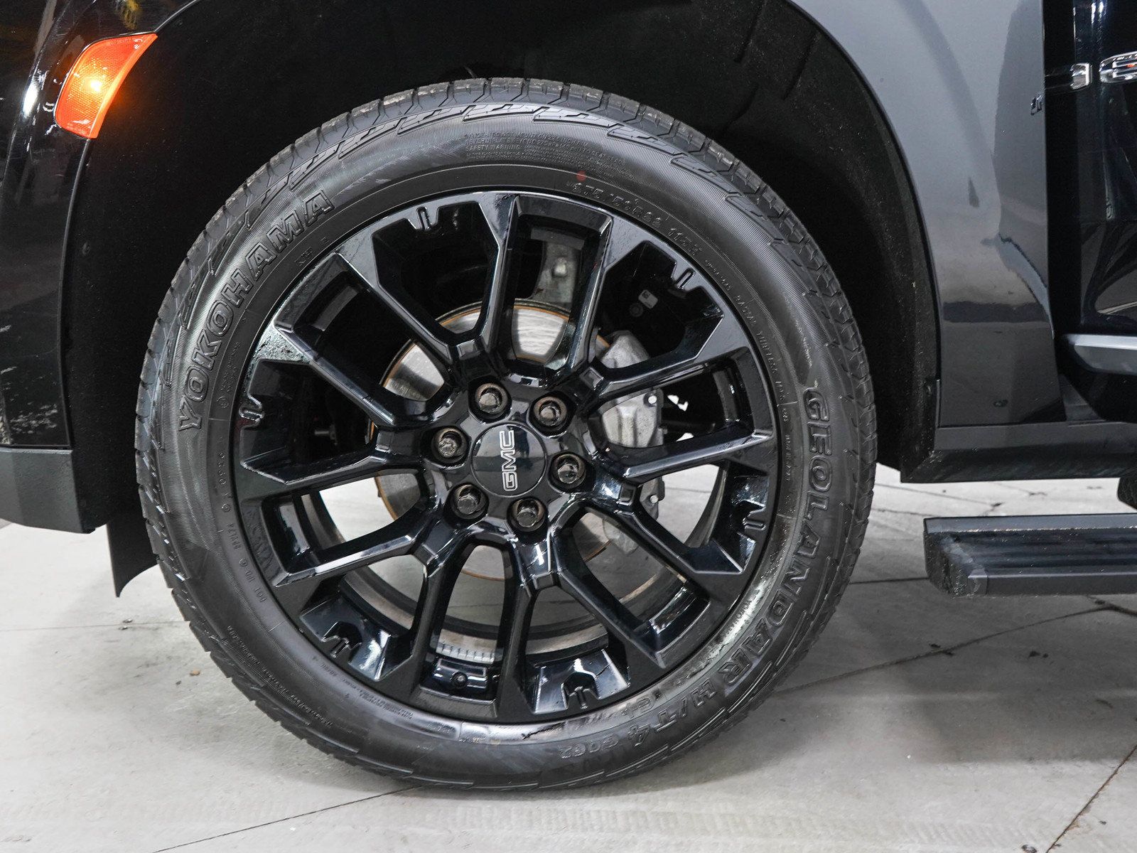 Used 2022 GMC Yukon Denali AWD/4WD image 32