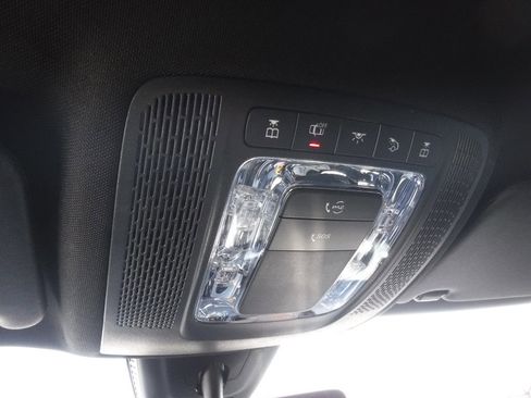 Used 2023 Mercedes-Benz GLB 250 image 26