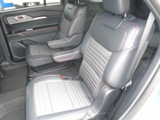 New 2026 Ford Explorer ST-Line AWD/4WD image 3