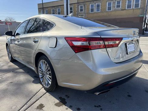 Used 2016 Toyota Avalon Limited w/ Toyota Safety Sense Package image 7