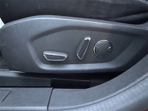 Used 2014 Ford Fusion SE w/ Equipment Group 201A image 24