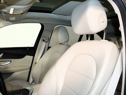 Used 2021 Mercedes-Benz GLC 300 4MATIC image 22