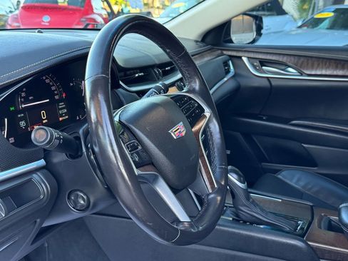 Used 2018 Cadillac XTS Luxury image 10