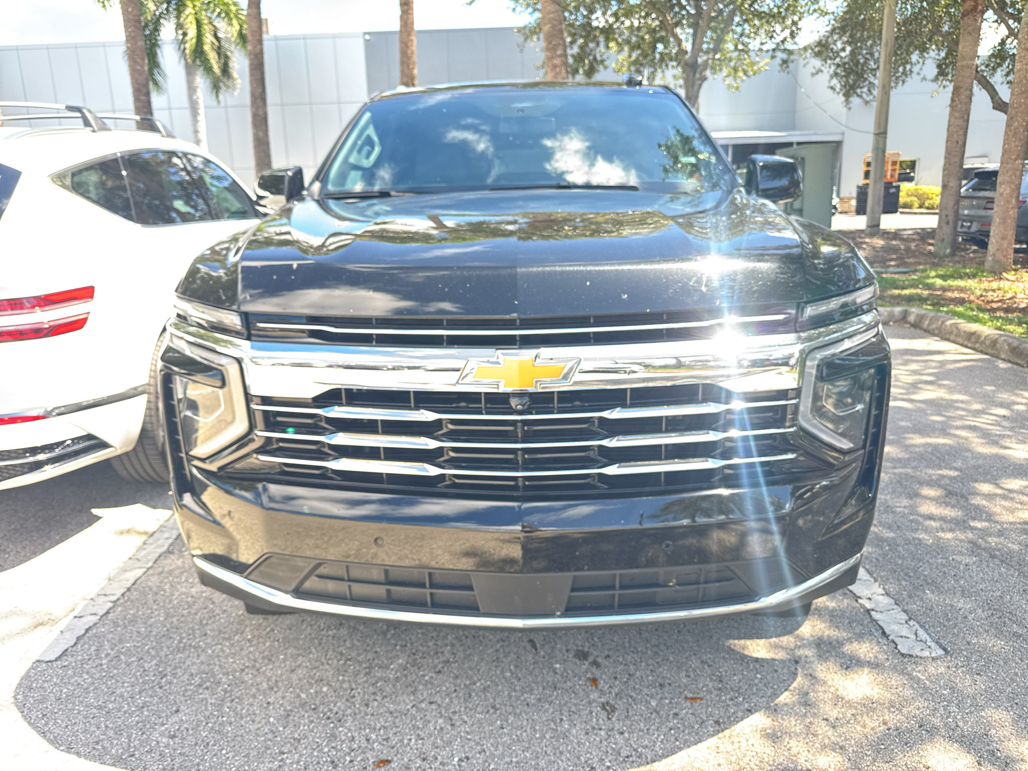 Used 2025 Chevrolet Tahoe LT RWD image 2