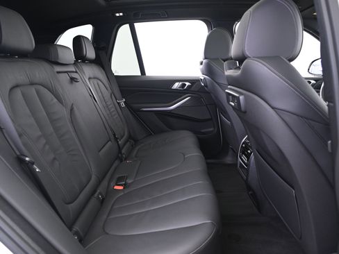 Used 2020 BMW X5 xDrive40i w/ M Sport Package image 18