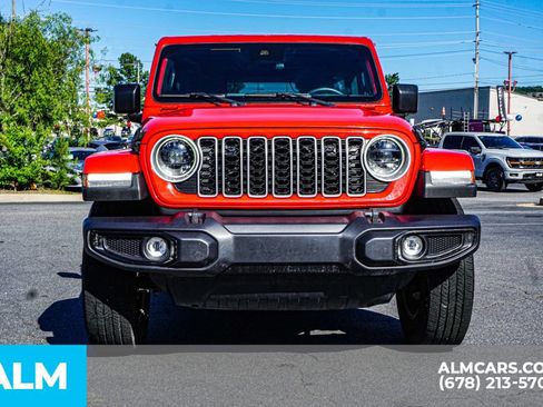 Used 2025 Jeep Wrangler Unlimited Sahara AWD/4WD image 10