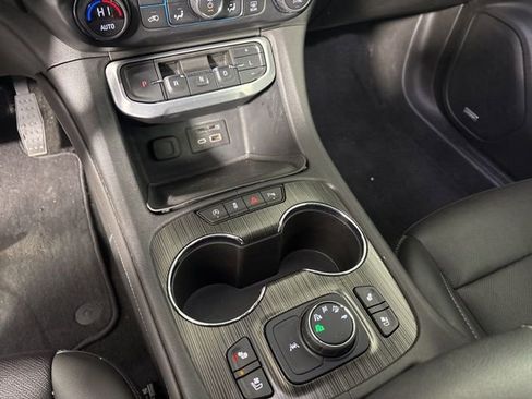 Used 2021 GMC Acadia SLT w/ Elevation Edition image 21