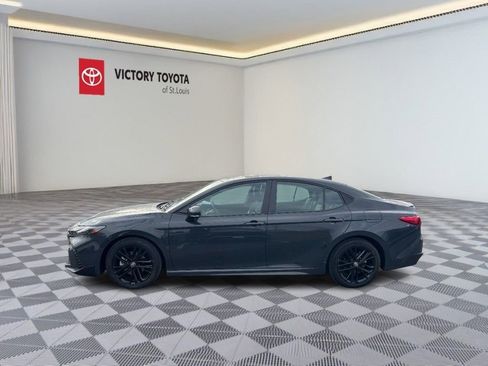 Used 2025 Toyota Camry SE image 10