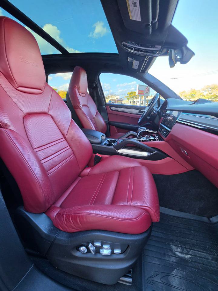 Used 2019 Porsche Cayenne Turbo AWD/4WD image 12