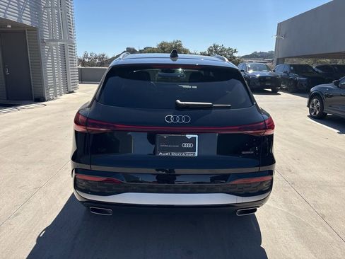 Used 2025 Audi Q5 Premium w/ Convenience Package image 7
