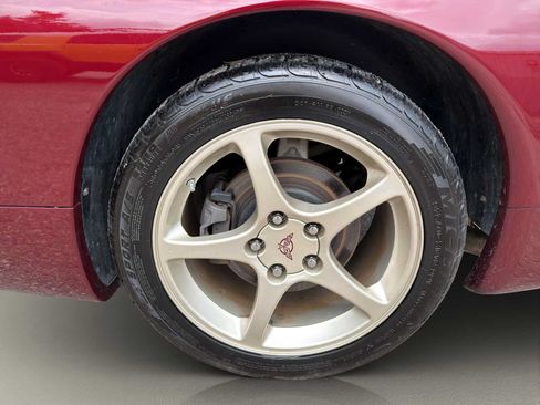 Used 2003 Chevrolet Corvette Coupe w/ Preferred Equipment Group RWD image 20