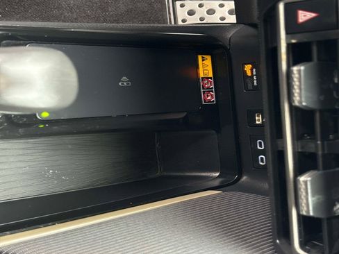 Used 2025 Toyota Camry SE image 25