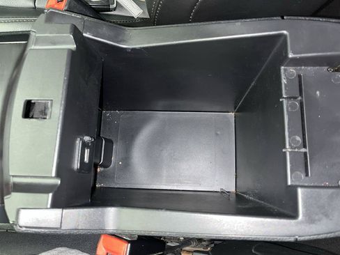 Used 2018 Ford Explorer XLT w/ Equipment Group 202A AWD/4WD image 35