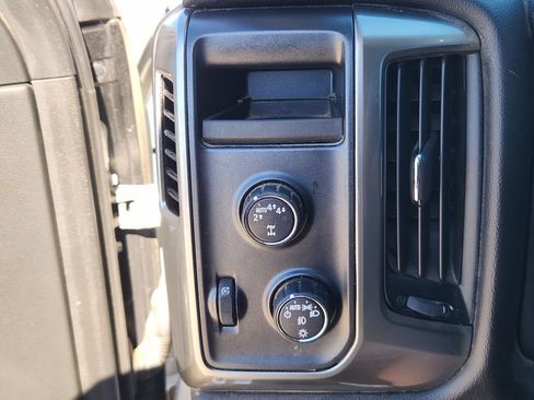 Used 2018 Chevrolet Silverado 1500 LT w/ All Star Edition image 29