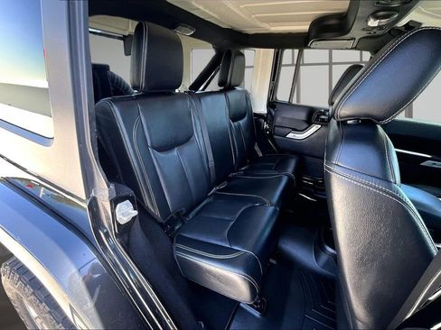 Used 2016 Jeep Wrangler Unlimited Sahara w/ Connectivity Group AWD/4WD image 29