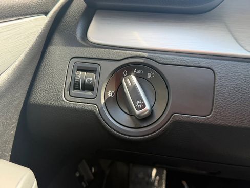 Used 2013 Volkswagen CC Sport FWD image 22