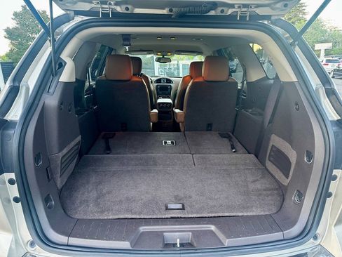Used 2017 Buick Enclave Leather AWD/4WD image 10