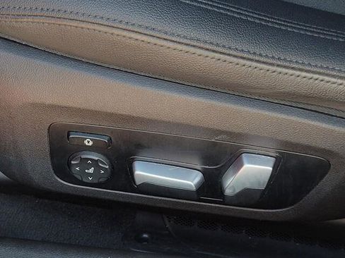 Used 2021 BMW 330i Sedan w/ Premium Package image 30