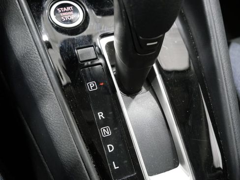 Used 2025 Nissan Versa SV FWD image 20