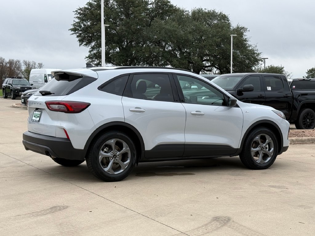 Used 2025 Ford Escape ST-Line FWD image 4