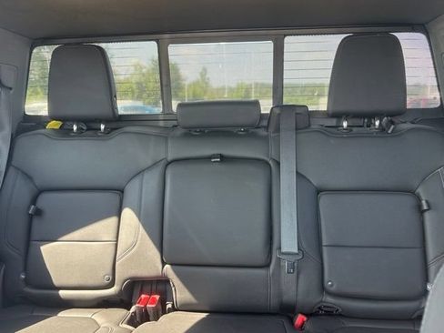 Used 2021 Chevrolet Silverado 1500 LT Trail Boss w/ Convenience Package II AWD/4WD image 15