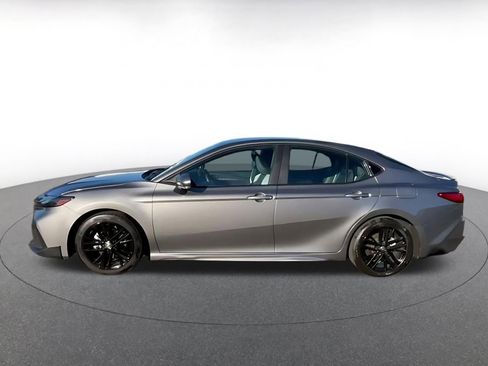 Used 2025 Toyota Camry LE image 9