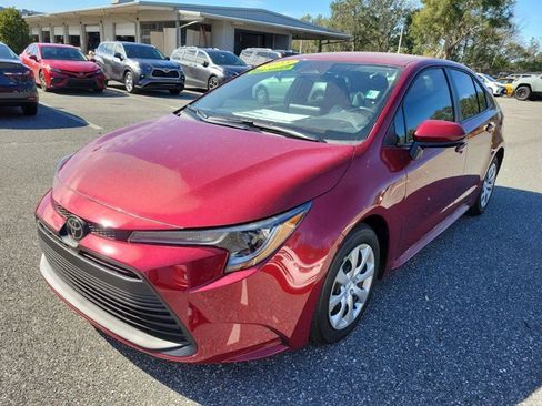Used 2025 Toyota Corolla LE image 14