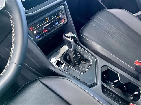 Used 2023 Volkswagen Tiguan SE R-Line image 15