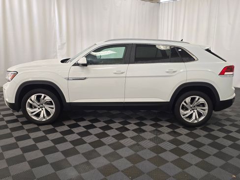 Used 2020 Volkswagen Atlas Cross Sport SEL image 3