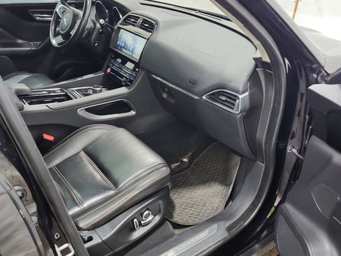 Used 2020 Jaguar F-PACE Prestige AWD/4WD image 11