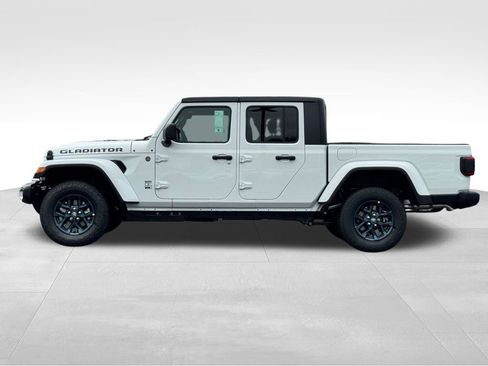 New 2026 Jeep Gladiator Sport AWD/4WD image 4