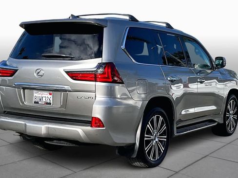 Used 2021 Lexus LX 570 4WD w/ 3rd Row & Luxury Pkg image 12