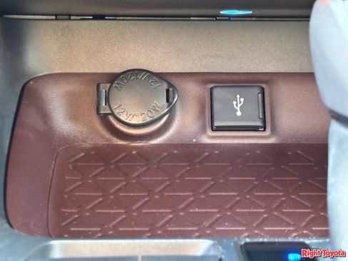 Certified 2022 Toyota RAV4 Limited w/ Limited Grade Weather Package AWD/4WD image 27